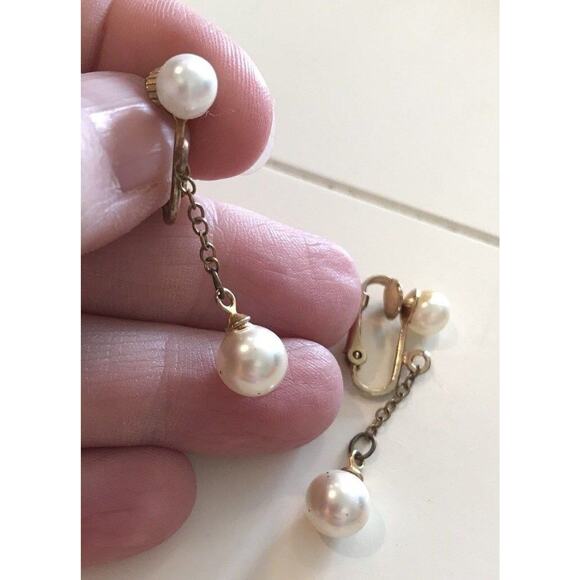 Elegant Clip On Earrings Classic Pearl Drop & Dangle Mid Century Dressy Jewelry - Picture 4 of 4